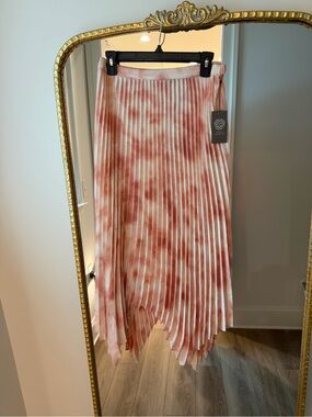 NWT Vince Camuto Pleated Skirt